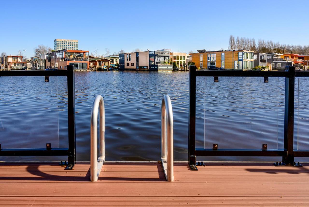 Houseboat Studio With Canalview And Free Bikes Amesterdão Exterior foto