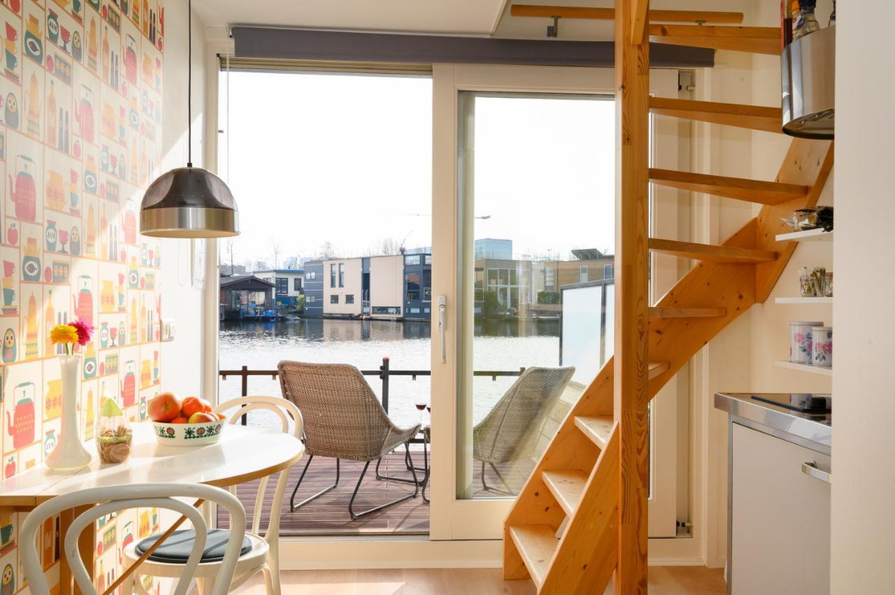 Houseboat Studio With Canalview And Free Bikes Amesterdão Exterior foto