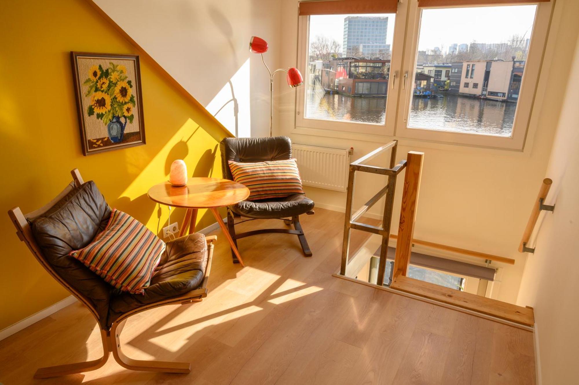Houseboat Studio With Canalview And Free Bikes Amesterdão Exterior foto